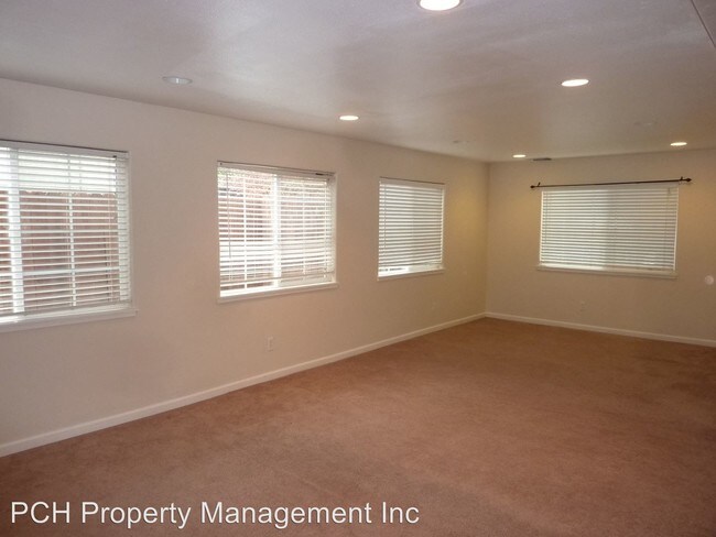 Foto del edificio - 6 br, 4 bath House - 3953 Y Street