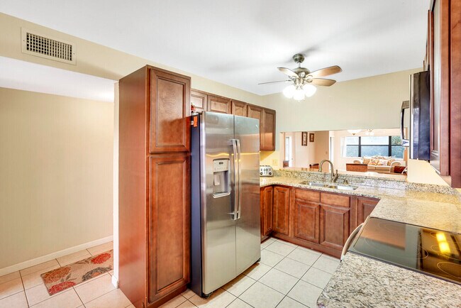 Building Photo - 7689 Tahiti Ln
