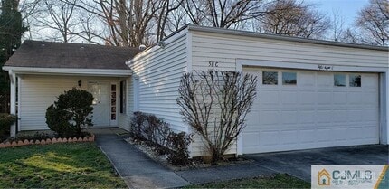 Building Photo - 58 Essex Rd