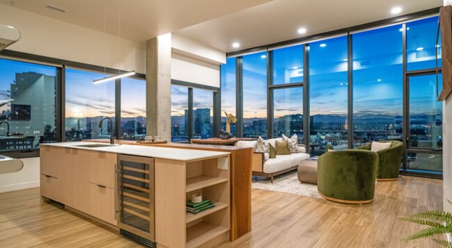 Foto del edificio - 3930 Blake St