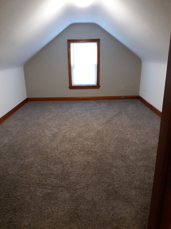 Bedroom 2 - 5430 Youngstown-Poland Rd