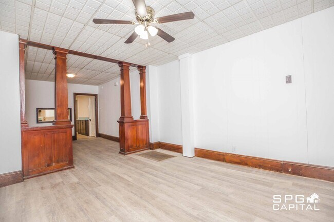 Building Photo - 358 E Main St