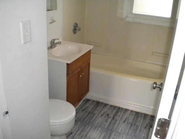 Foto del edificio - Pet Friendly 3 bedroom, 1 bath