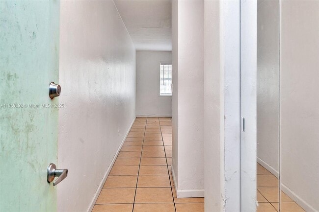 Building Photo - 318 Majorca Ave