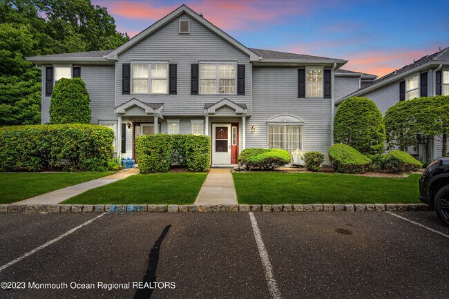 Foto del edificio - 971 Lily Ct
