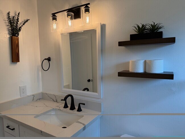 Foto del edificio - 1713 251st St