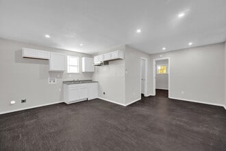 Building Photo - 2103 N Marrs St