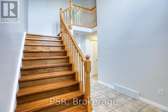 Photo du bâtiment - 578 Chesapeake Crescent