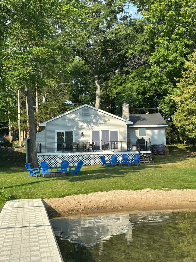 Foto del edificio - 5515 Lakeview Dr