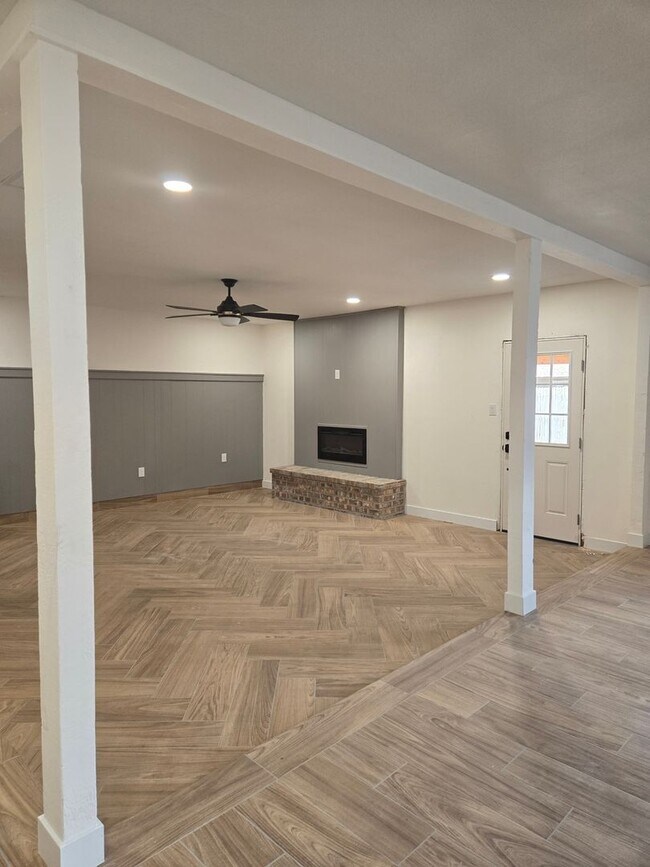 Foto del edificio - 2128 Castle Ct