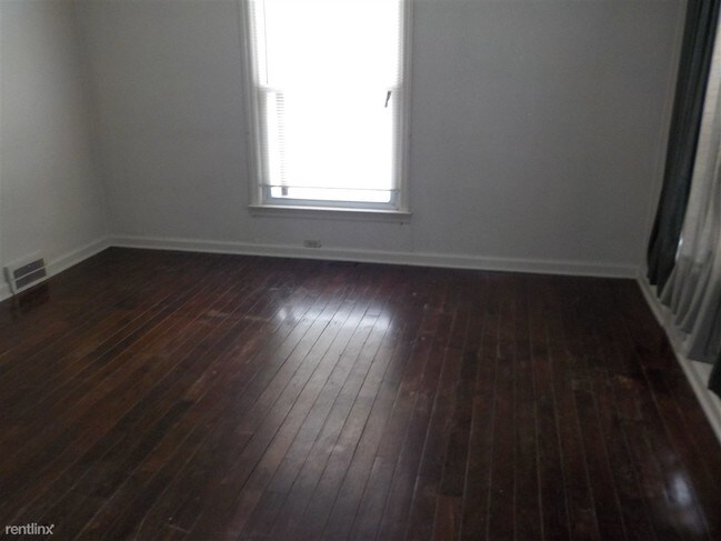 Foto del edificio - 1406 N Elms Rd