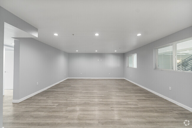 3BR, 2BA - 1,200SF - Living Room - 4302 Elizabeth St