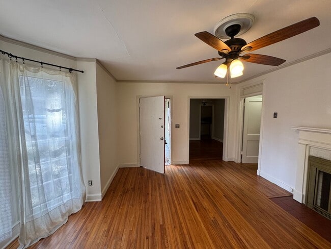 Building Photo - 2530 Girard St