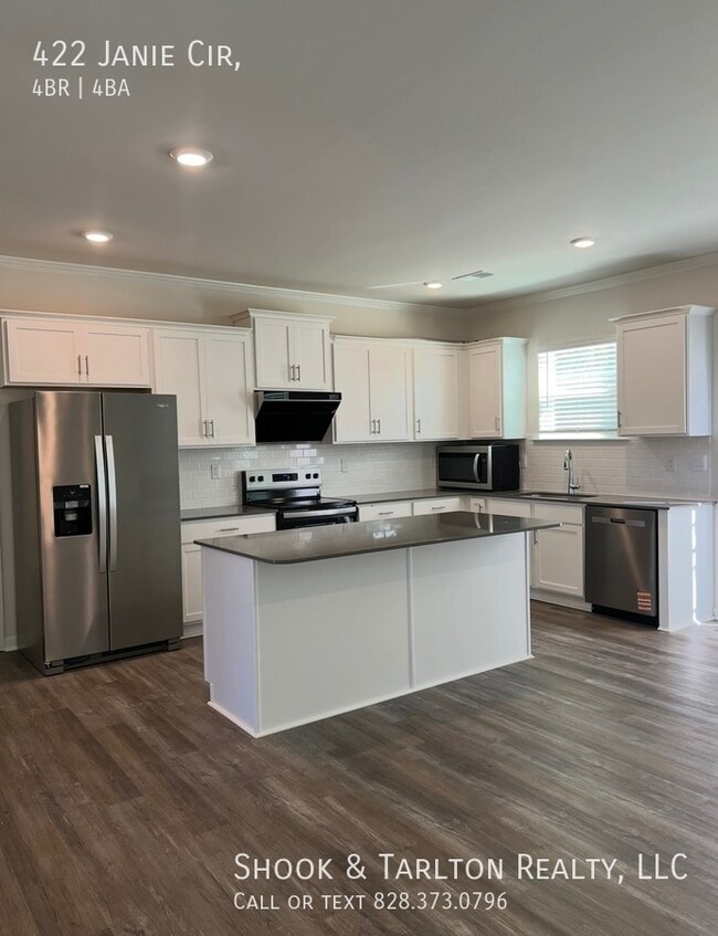 Building Photo - 422 Janie Lp