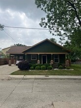 Building Photo - 3429 El Benito Dr