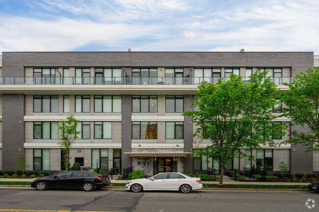 Building Photo - 801 N Fairfax St