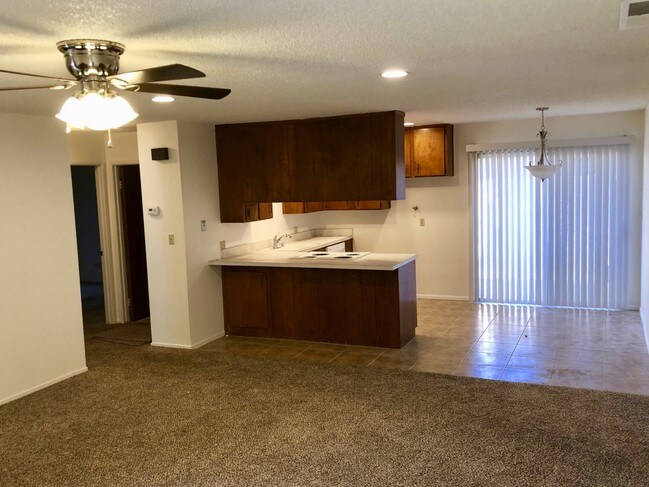 Foto del edificio - 530 N Prospect St