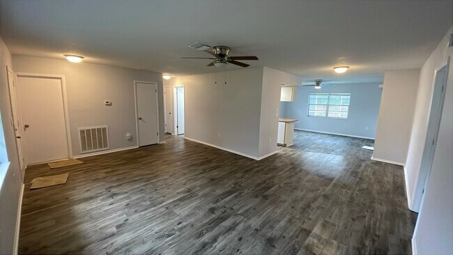 Building Photo - 3041 Hoban Ave