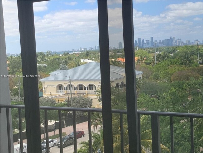 Building Photo - 575 Crandon Blvd
