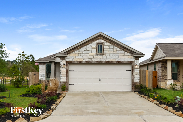 Primary Photo - 14449 Sugar Pines Dr