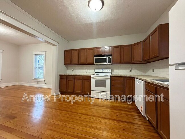 Foto del edificio - 2516 Dudley St
