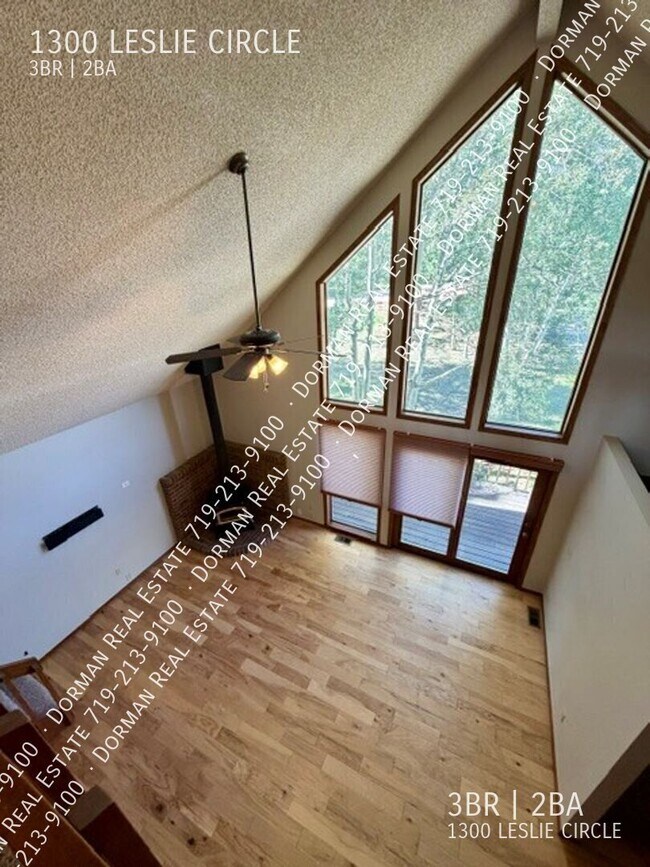 Building Photo - 1300 Leslie Cir