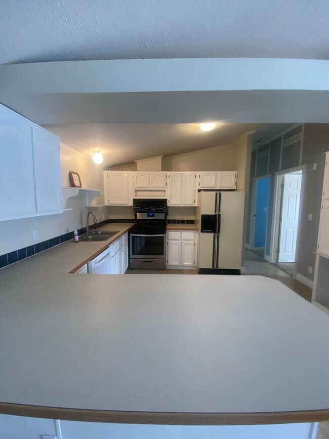 Foto del edificio - 4 Bedroom Single Family Home!