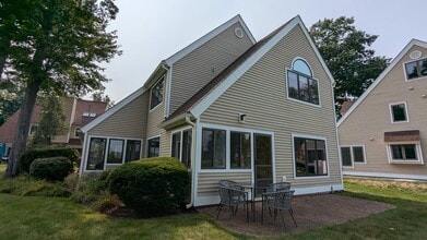 Building Photo - 11 Songbird Ln