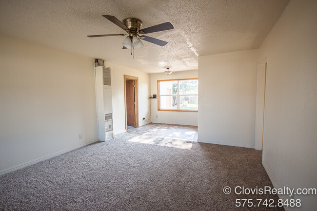 Living Room - 2905 Wallace St