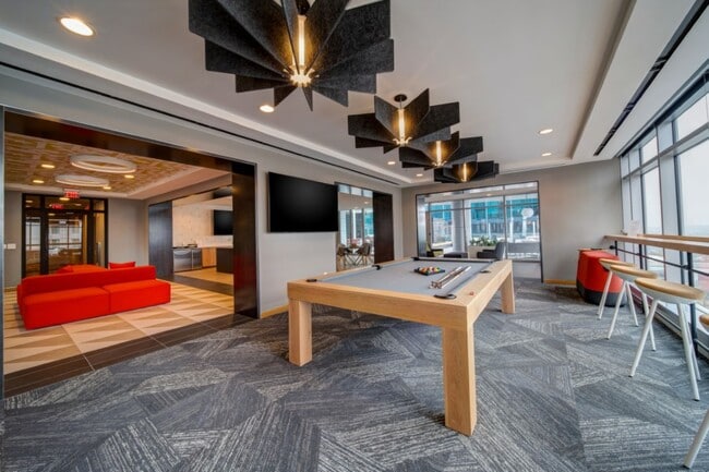 Building Photo - 511 Faye