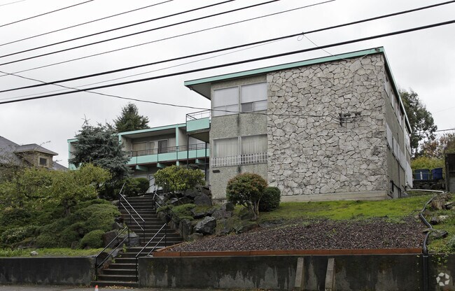 Primary Photo - 1330 12th Ave S
