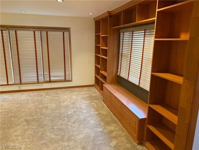 Building Photo - 2901 Burton Ave