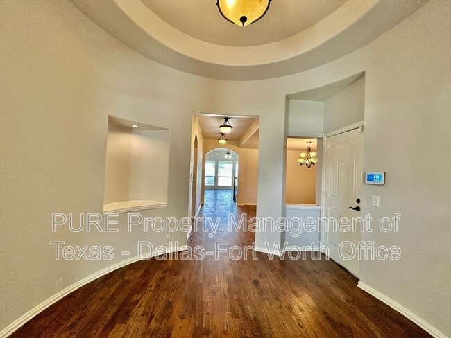 Building Photo - 511 Carnation Ln