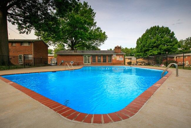 Piscina - Lynntown Apartments