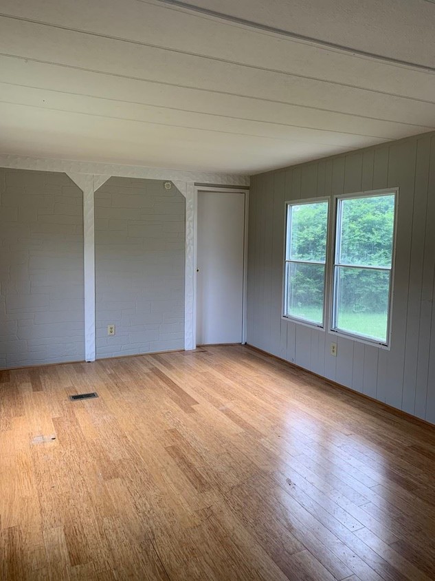 Primary Photo - 3 br, 1.5 bath House - 1232 Sunburst Road