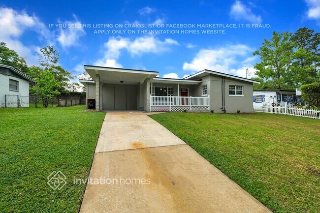 Building Photo - 8061 Delaroche Dr