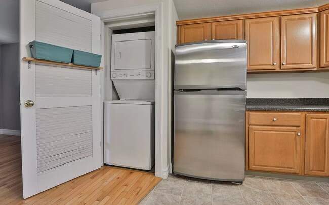 Laundry/Dryer - 1522 Candia Rd