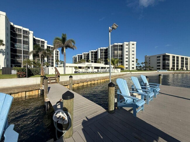 Foto del edificio - 19800 Sandpointe Bay Dr