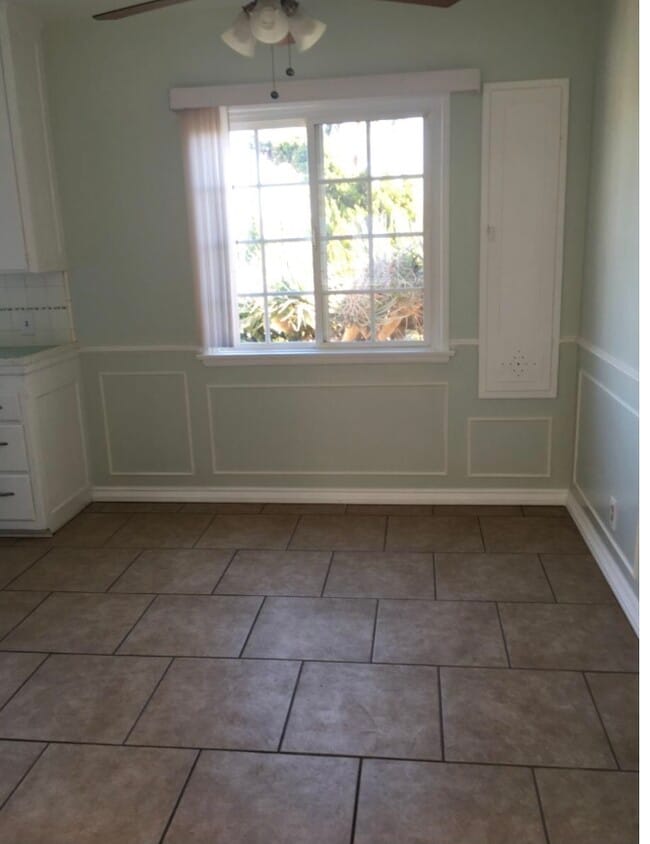Dining room - 7039 W Manchester Ave