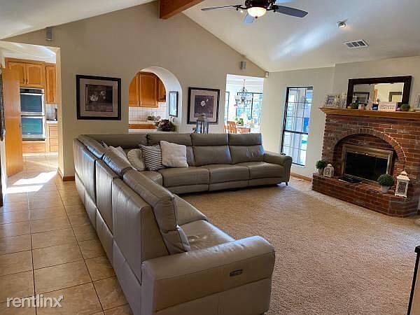 Foto del edificio - 4 br, 2.5 bath House - 521 E Redwood St