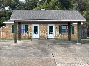 Building Photo - 6012 Quail Ridge