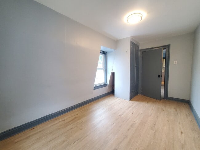 Unit 3 - 66 Broadway