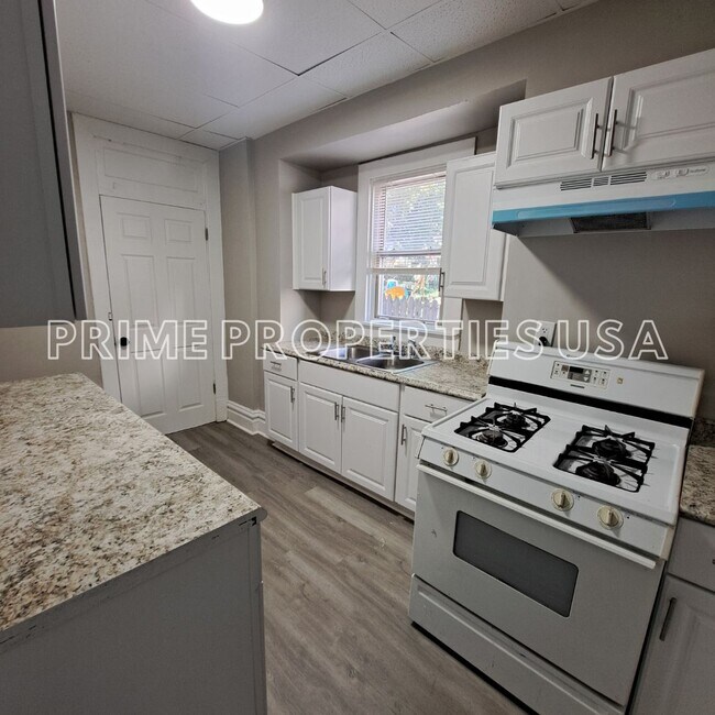 Foto del edificio - 305 Anthony St