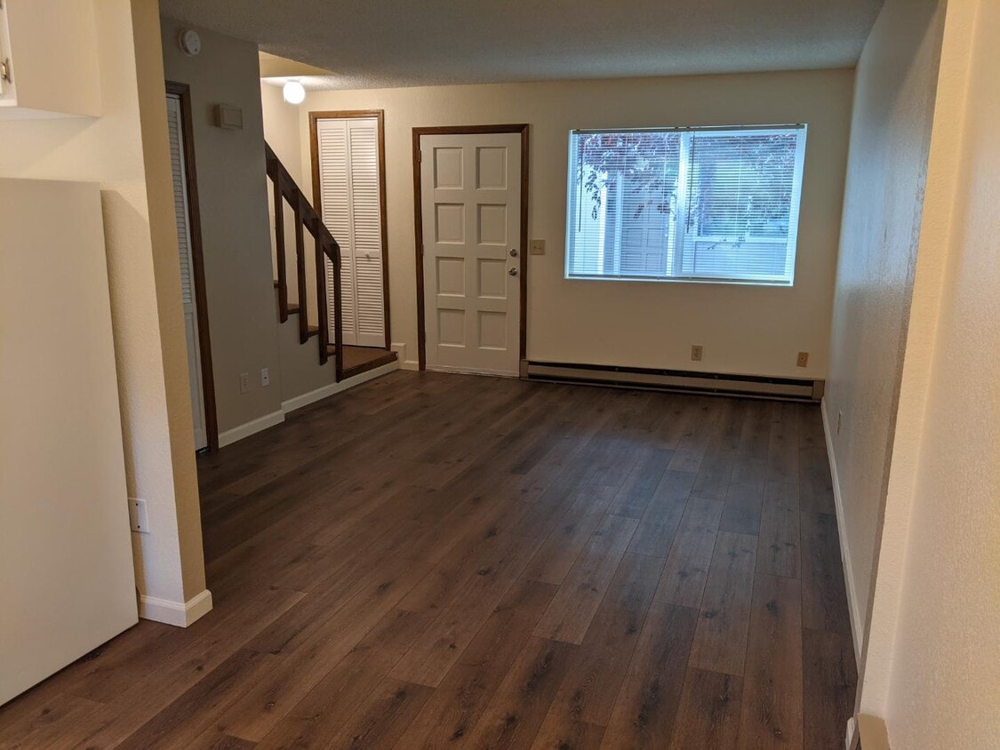 Foto principal - 321 N Park St