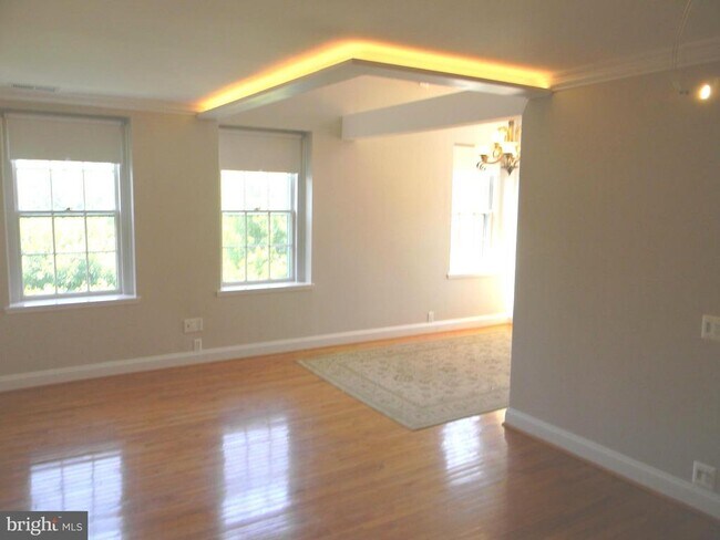 Foto del edificio - 3930 Langley Ct NW