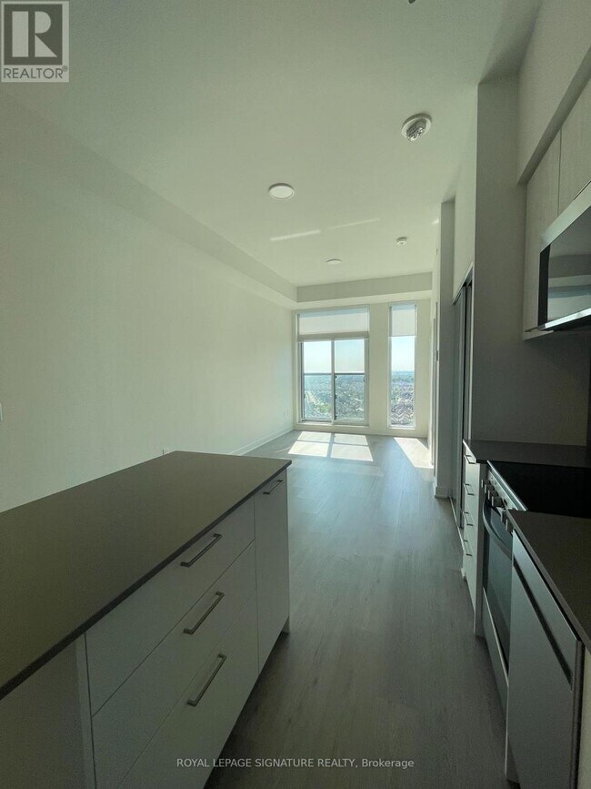 Building Photo - 40 Lagerfeld Dr