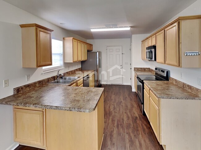 Building Photo - 837 Kaylee Circle