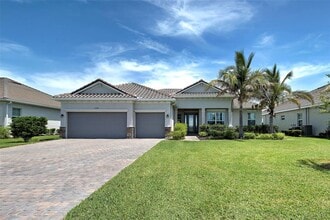 Building Photo - 15240 Spanish Point Dr