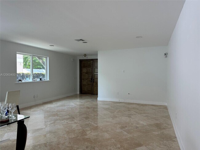 Building Photo - 3160 Matilda St