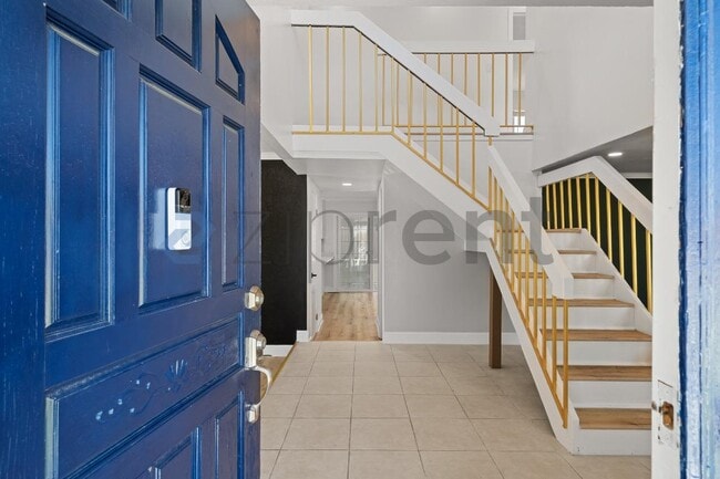 Building Photo - Unit